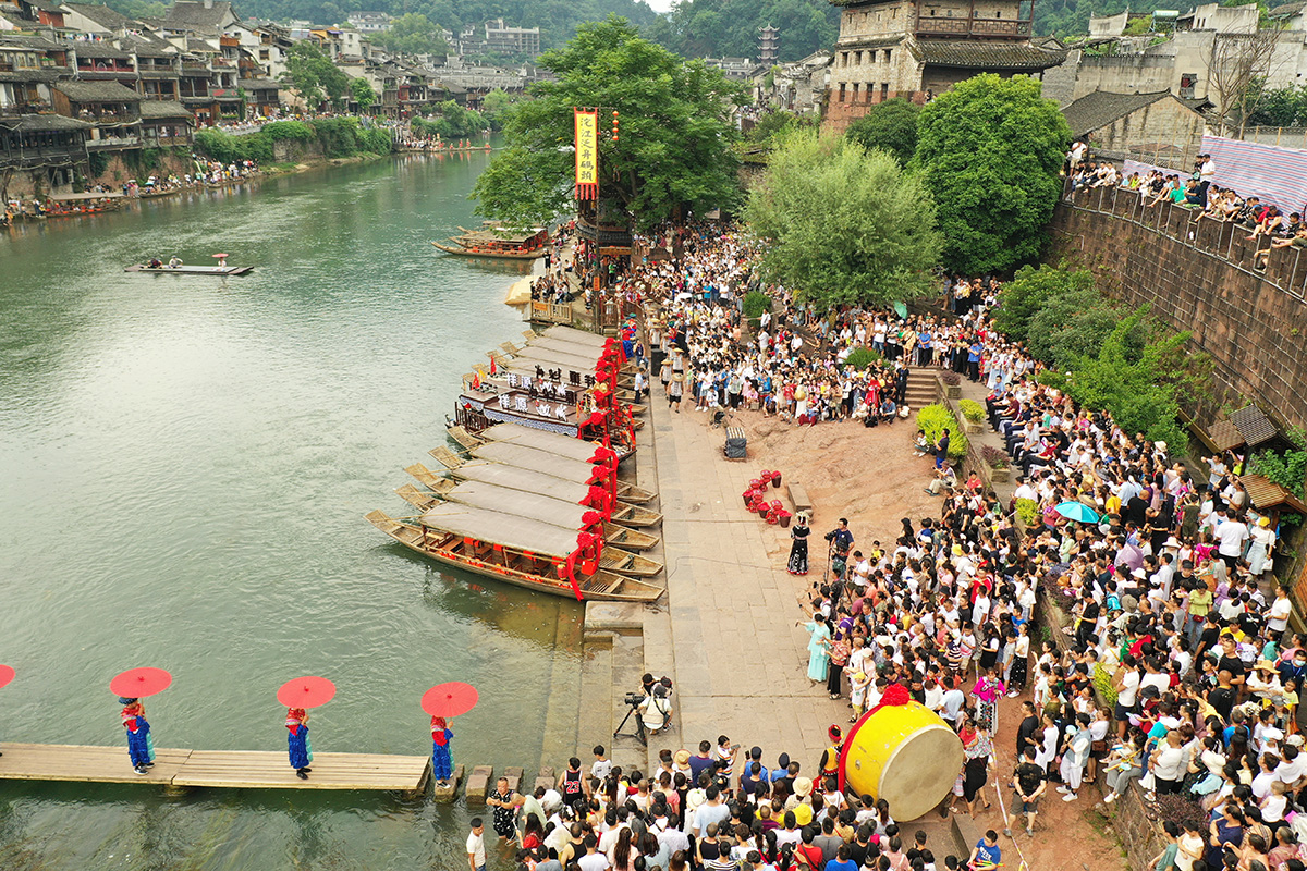 15957635109060330xt2.jpg 5.jpg