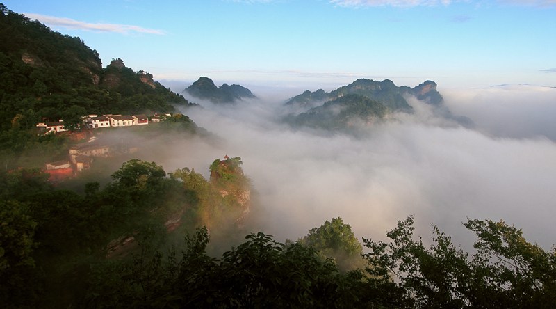 仙居（作者：胡宏坤；拍摄地址：休宁县齐云山镇齐云山村；联系电话：18955966555；联系地址：休宁县工商局）.jpg